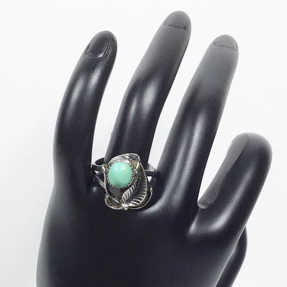 Vintage Jewelry - Navajo Green Turquoise Sterling Silver Ring
